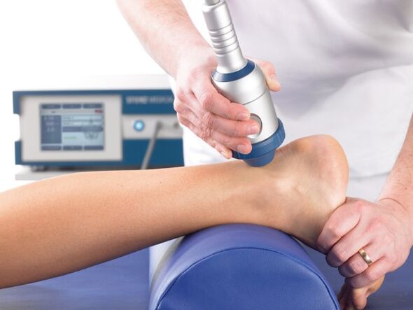 La fisioterapia puede ayudar a aliviar el dolor en las articulaciones de las piernas después de una lesión.